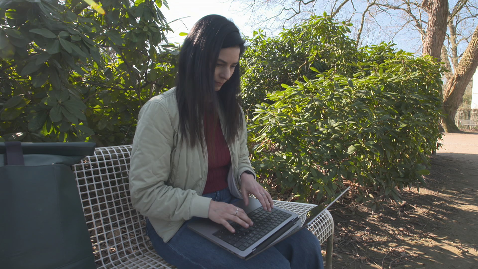 "Forum am Freitag"-Moderatorin Dilek Üsük chattet mit einer KI