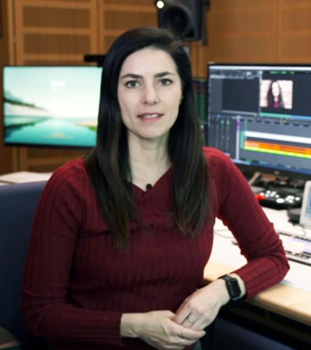 "Forum"-Moderatorin Dilek Üsük im Schneideraum