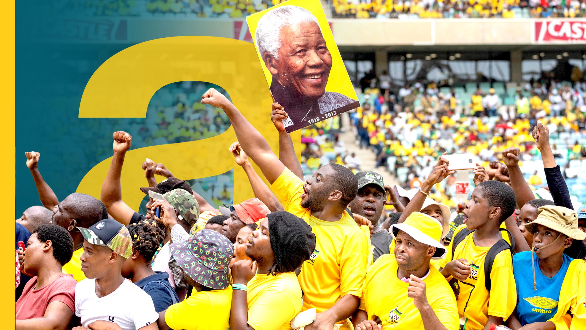 Südafrika: Menschenmenge, viele Menschen mit erhobenen Fäusten, einer hält Plakat mit Nelson Mandela hoch