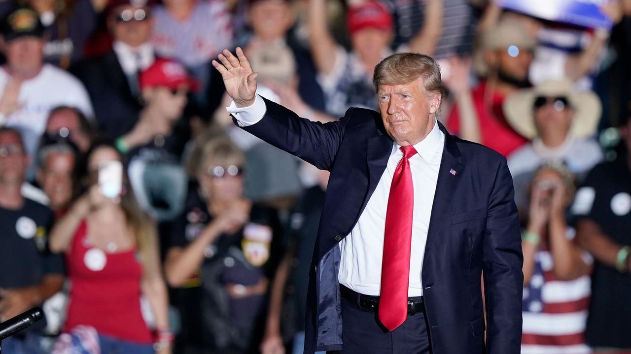Trump ist wieder da - erste Kundgebung nach Amtszeit-Ende - Vimarsana News