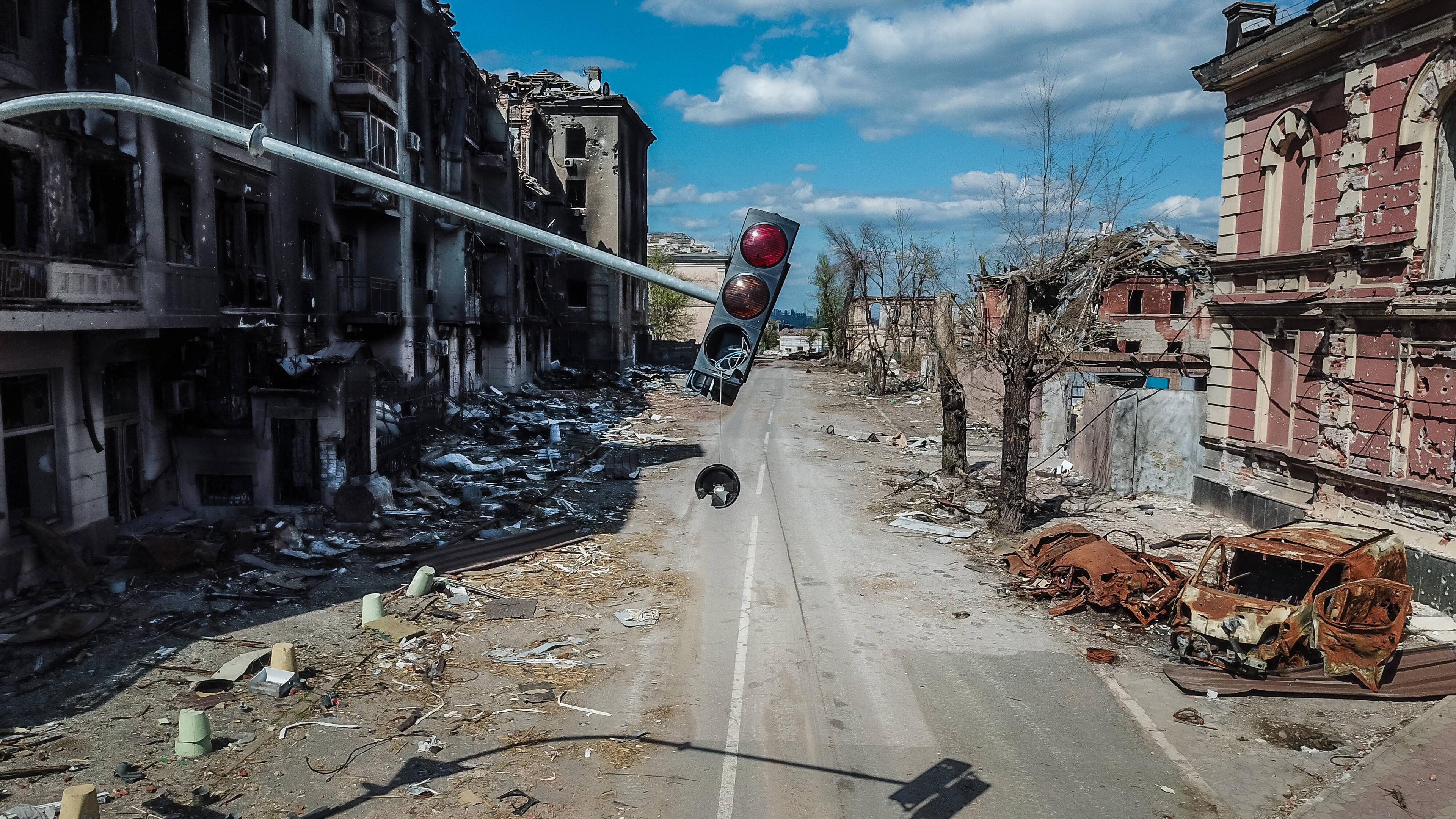 Полностью разрушенный город. Разрушенная Украина 2022 Мариуполь. Мариуполь центр города разрушения. Руины города Мариуполь. Мариуполь руины центр города.