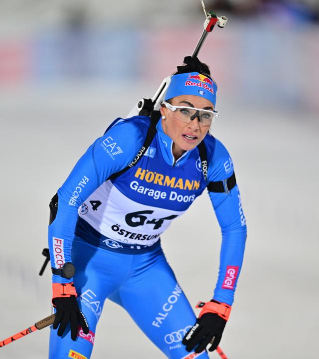 Dorothea Wierer (Italien) in Aktion. 