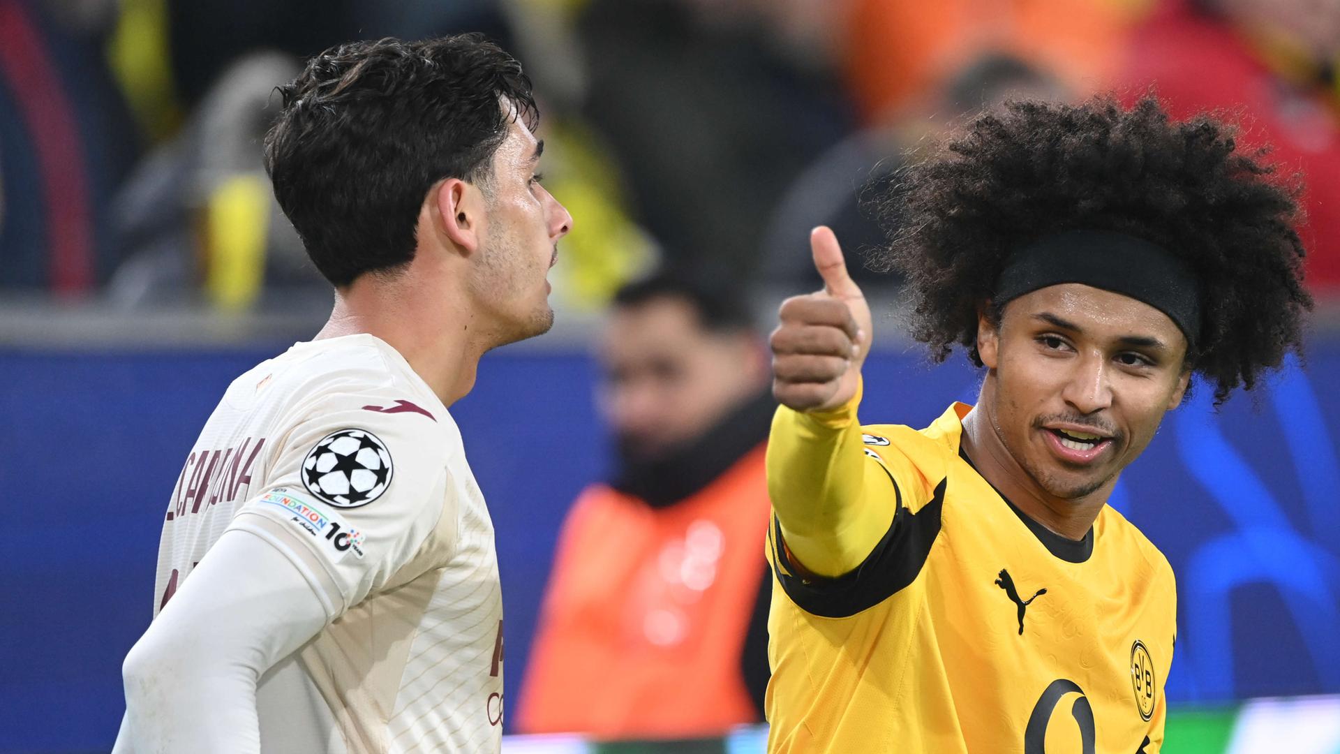 Karim-David ADEYEMI (DO) gestikuliert. 