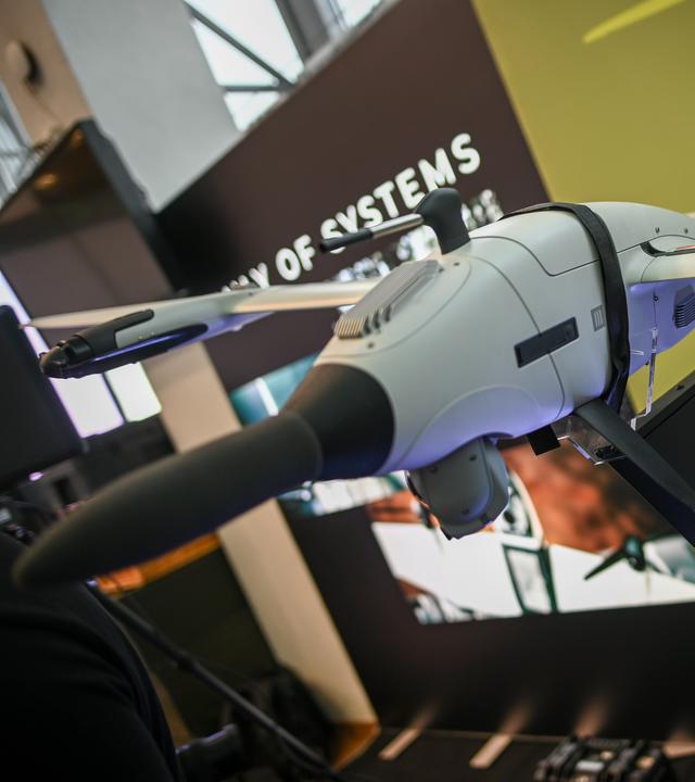 Ein unbemanntes Luftfahrzeugsystem Trinity-Pro von Quantum Systems wird am 16. September 2025 auf der Defense Tech Valley Conference in Lviv, Ukraine, ausgestellt.