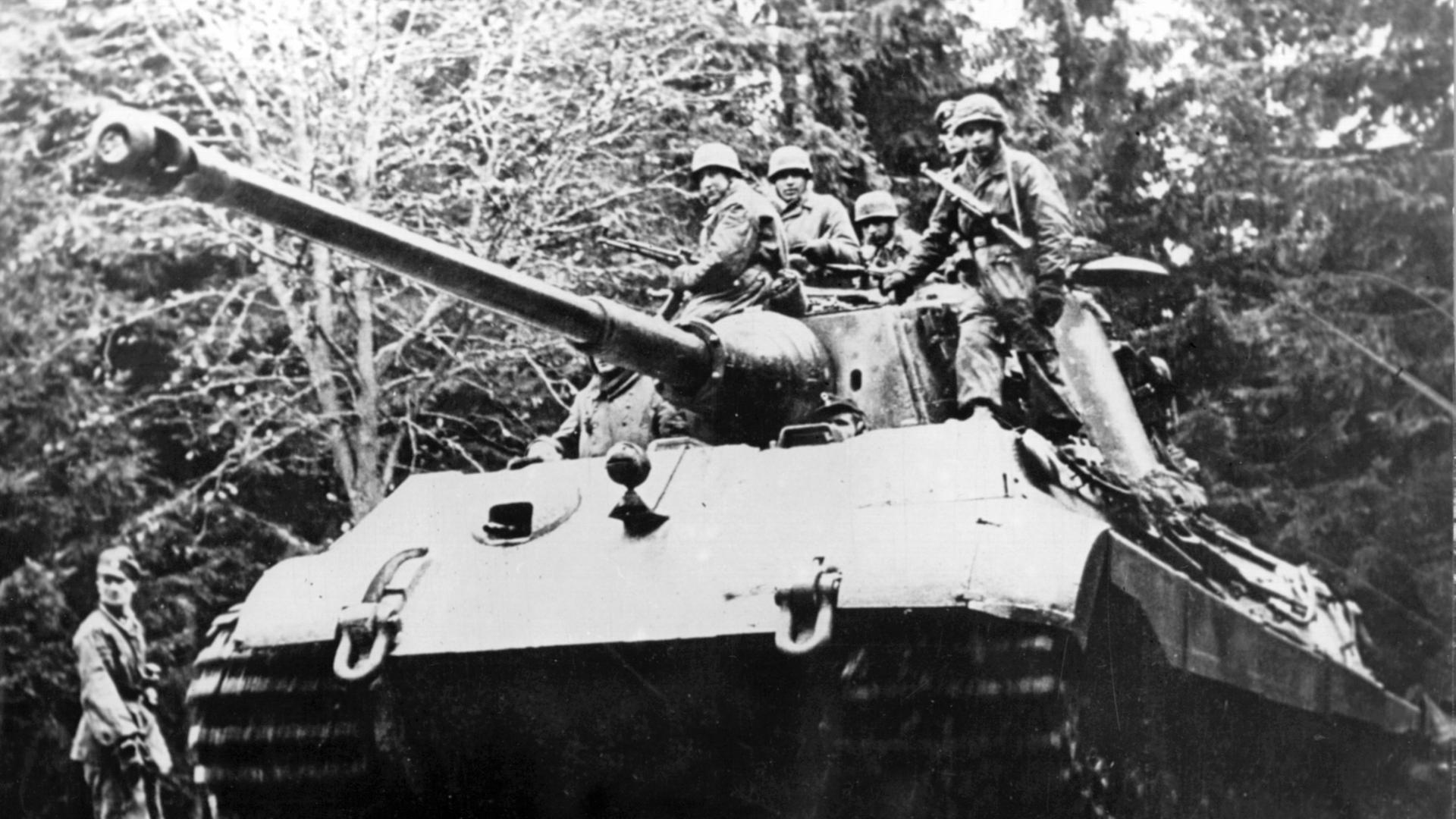 "Hitlers Blitzkrieg 1940 (3) Der Weg nach Dünkirchen": Ardennenoffensive - 1944