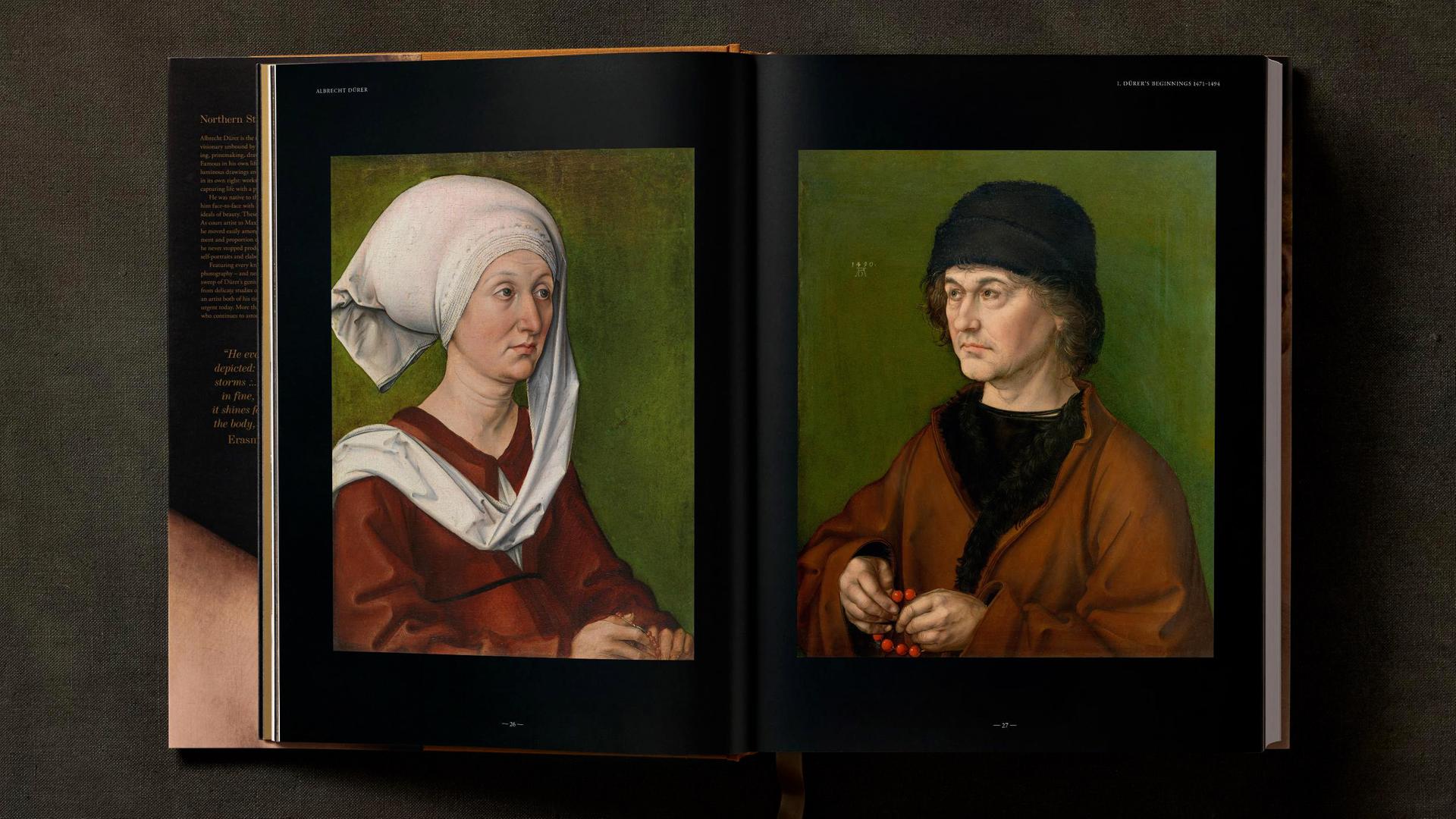 In einem aufgeschlagenen Buch sind jeweils pro Seite die gemalten Porträtbilder einer Frau und eines Mannes in mittelalterlicher Kleidung zu sehen.