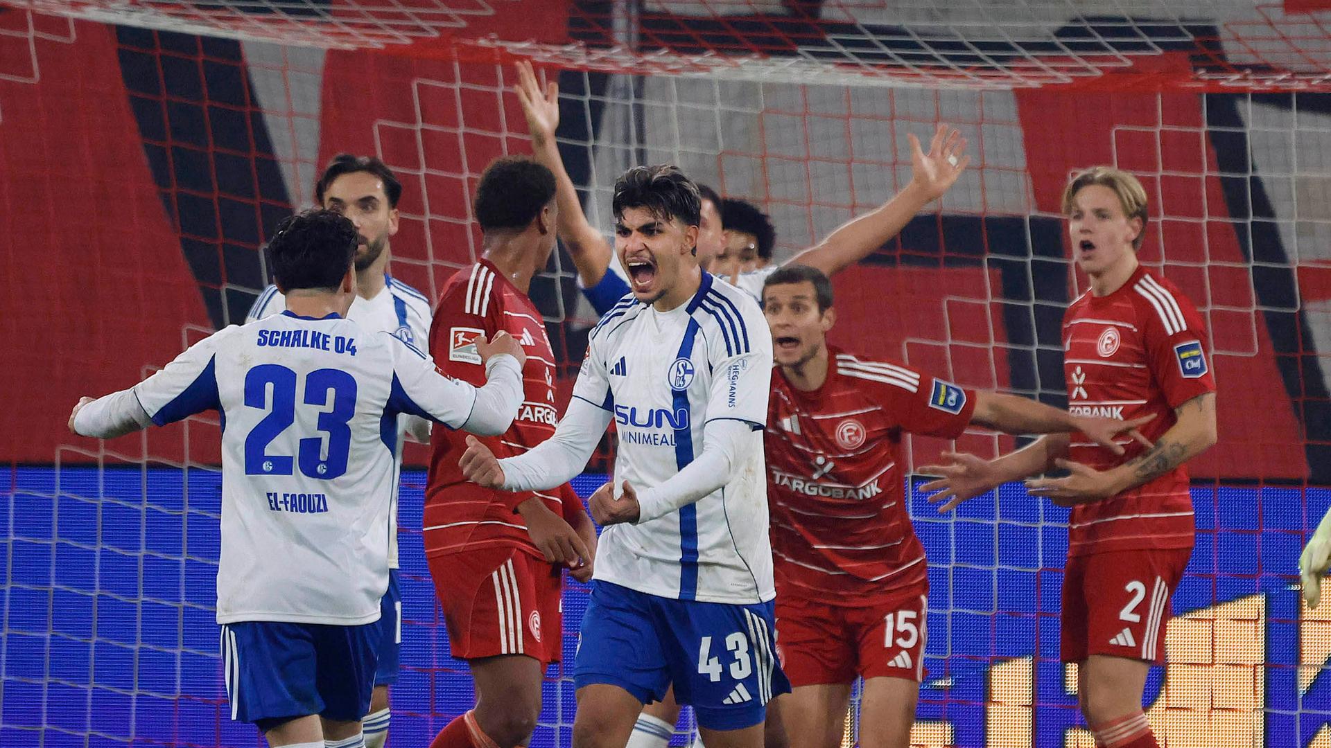 Mertcan Ayhan (Düsseldorf) jubelt. 