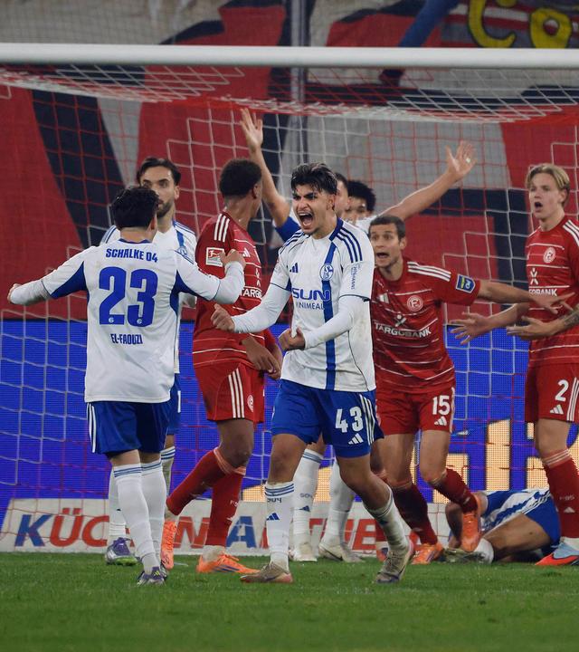 Mertcan Ayhan (Düsseldorf) jubelt. 