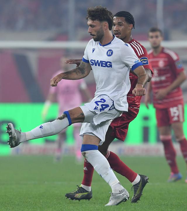 Fußball: Fortuna Düsseldorf - Karlsruher SC.