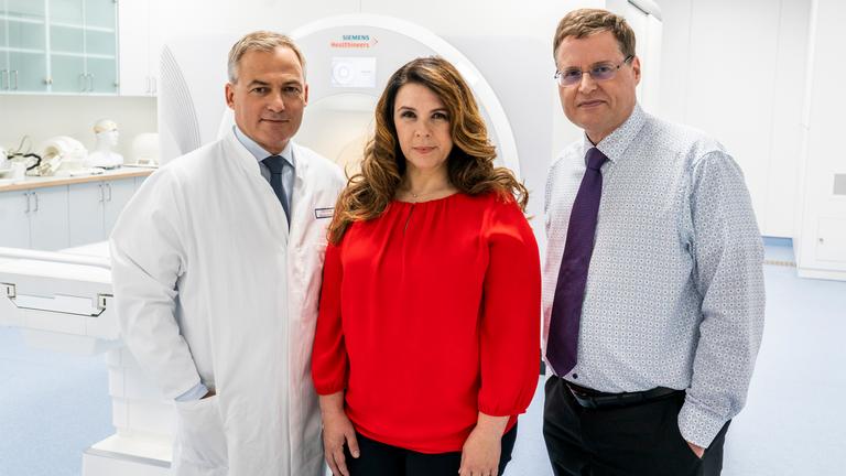 Univ.-Prof. Dr. med. Arnd Dörfler, Christina Triantafyllou, Ph.D. und Prof. Dr. sc. techn. Mark E. Ladd