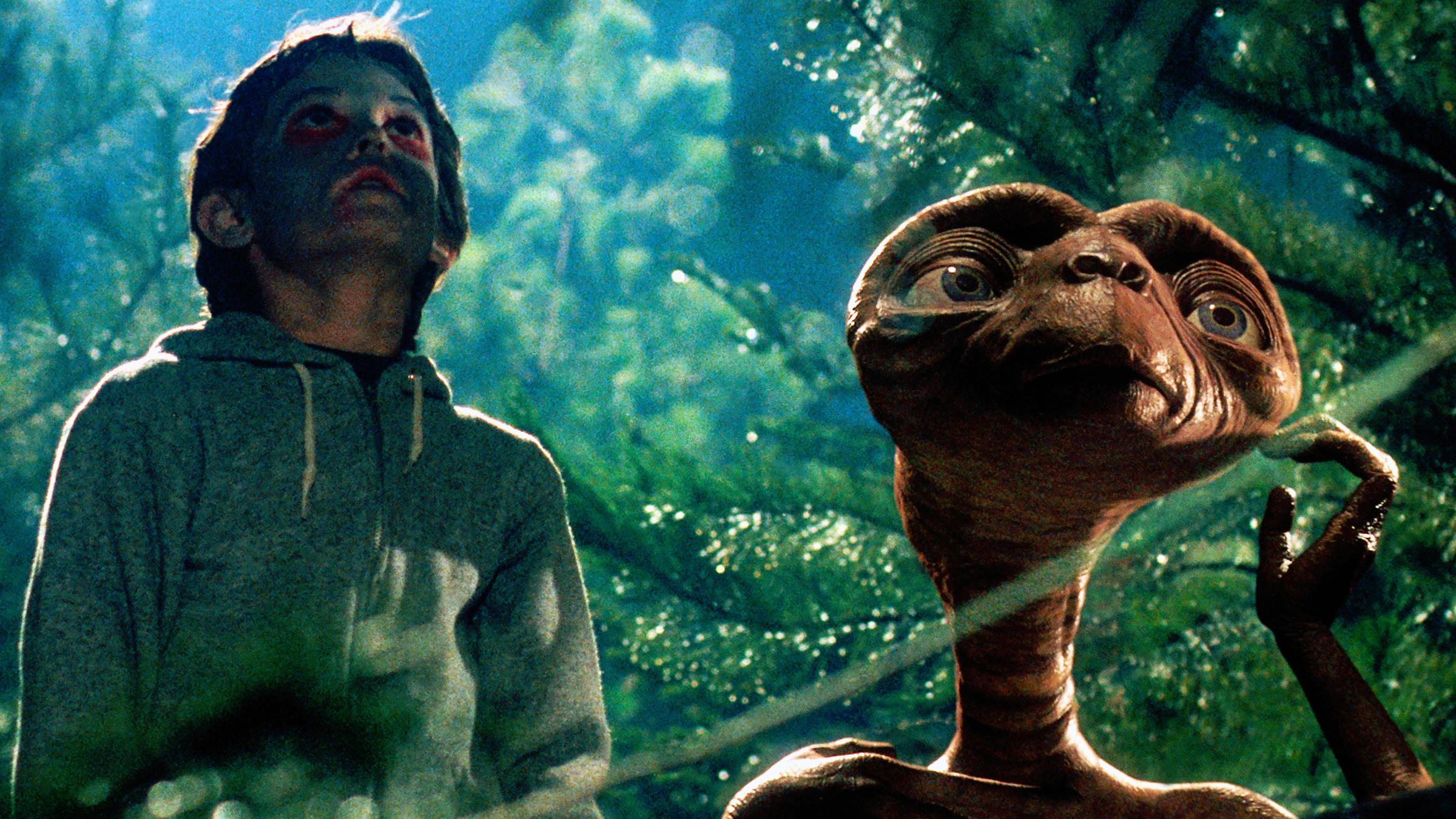 Elliott (Henry Thomas) und E.T. 