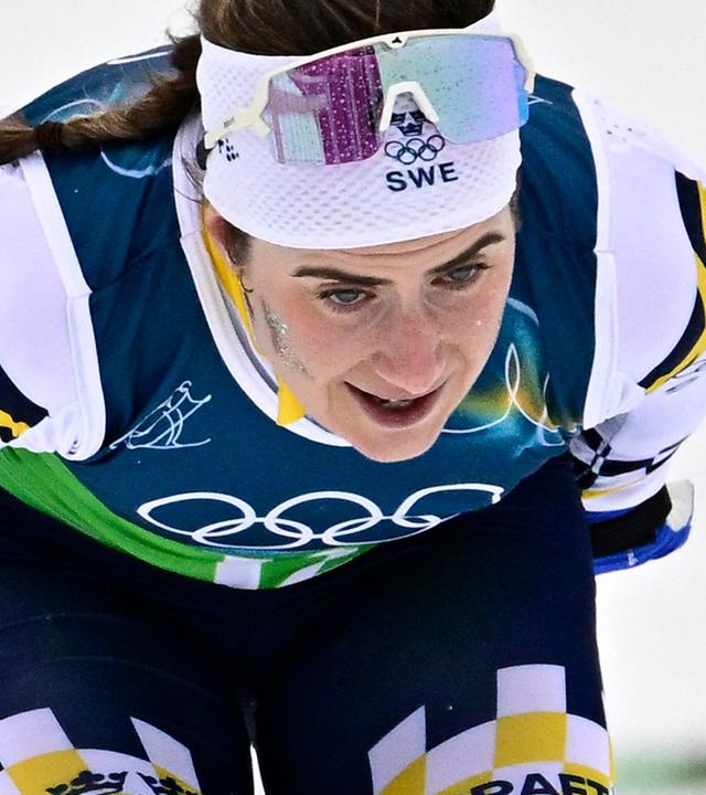 Ebba Andersson aus Schweden startet beim 4x7,5-Kilometer-Staffelrennen der Frauen im Skilanglauf bei den Milano Cortina 2026 Winter Olympic Games am 14. Februar 2026