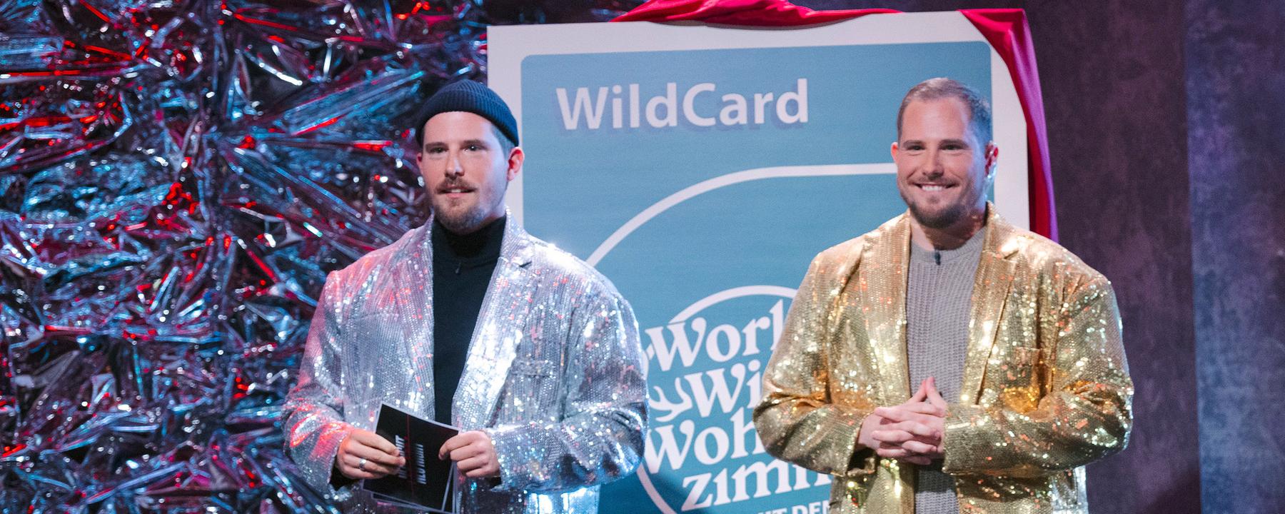 Die Moderatoren des World Wide Wohnzimmer und Zwillinge Dennis und Benjamin Wolter spielen mit ZDFneo-Moderator Edin Hasanovic das Quiz zu "Edins Neo Night".