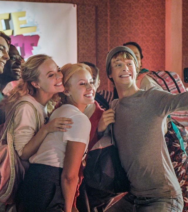 Die Tänzer des BLOKs machen ein gemeinsames Selfie bei Dance Off.