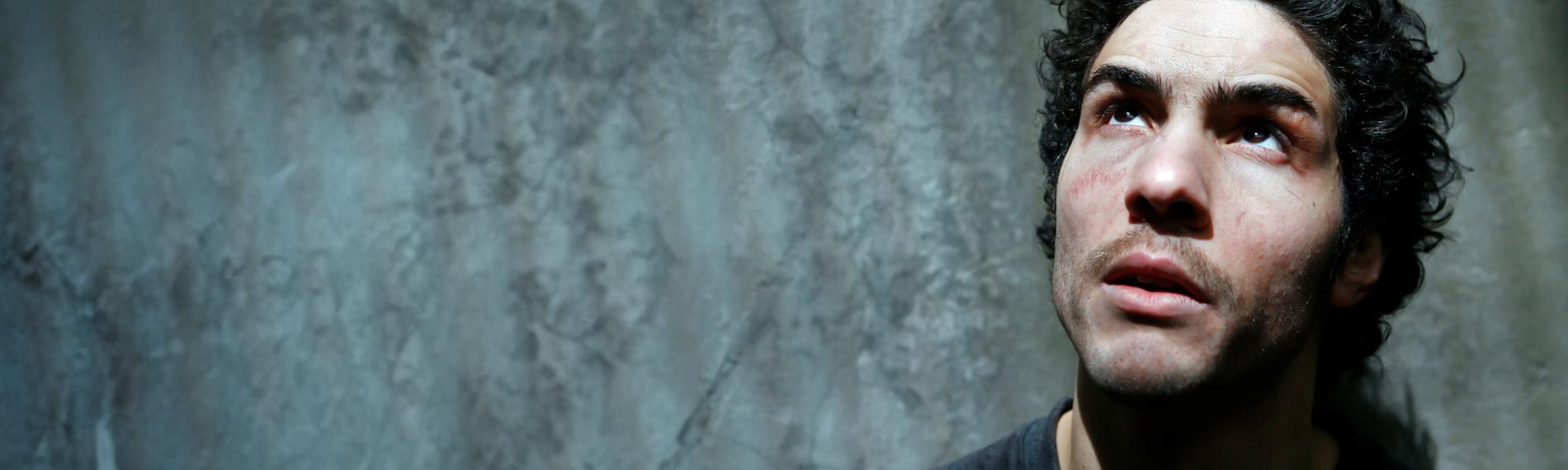 Großaufnahme im Porträt von Malik (Tahar Rahim).