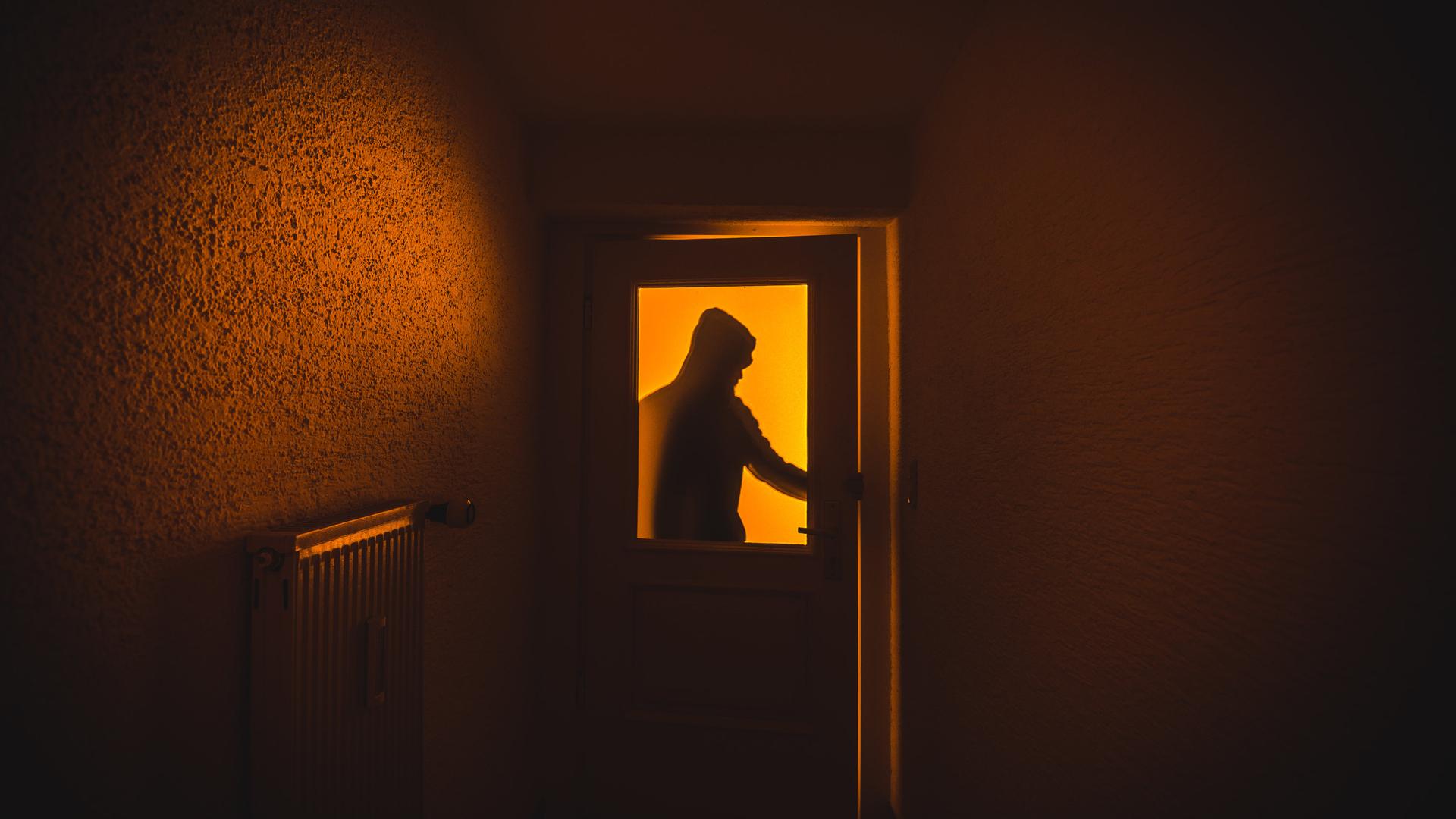 Einbrecher bei der Arbeit 