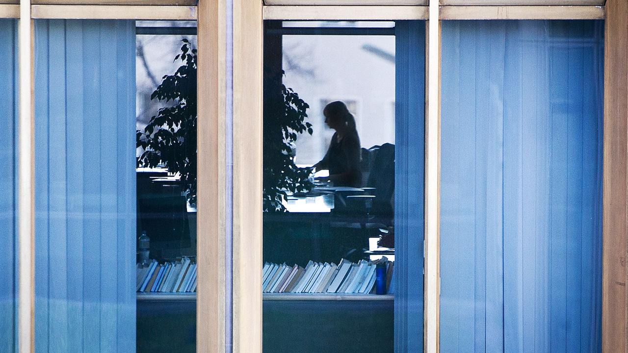 GenderPayGap Frauen verdienen 18 Prozent weniger ZDFheute