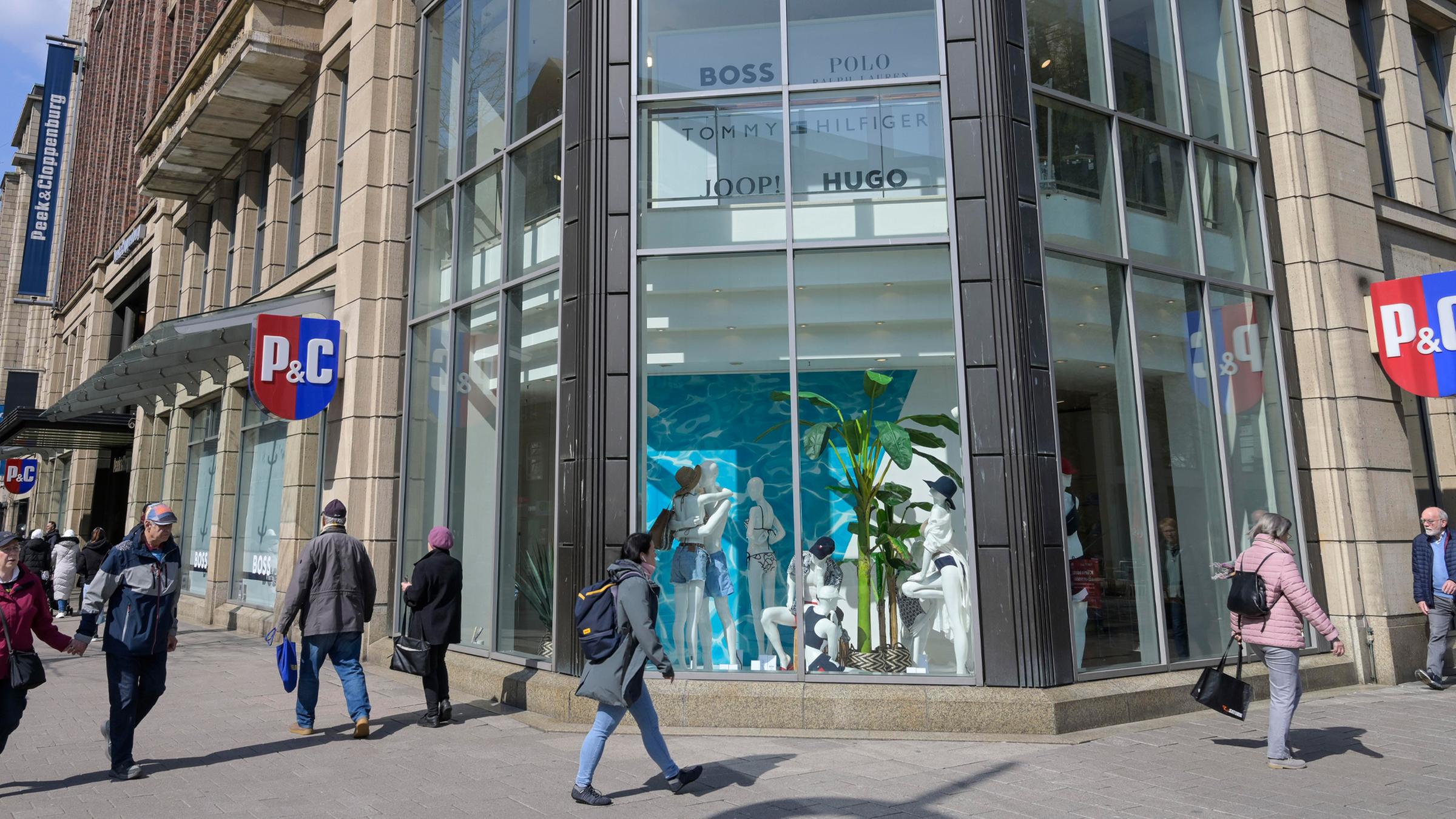 Typical: Einkaufsstraße