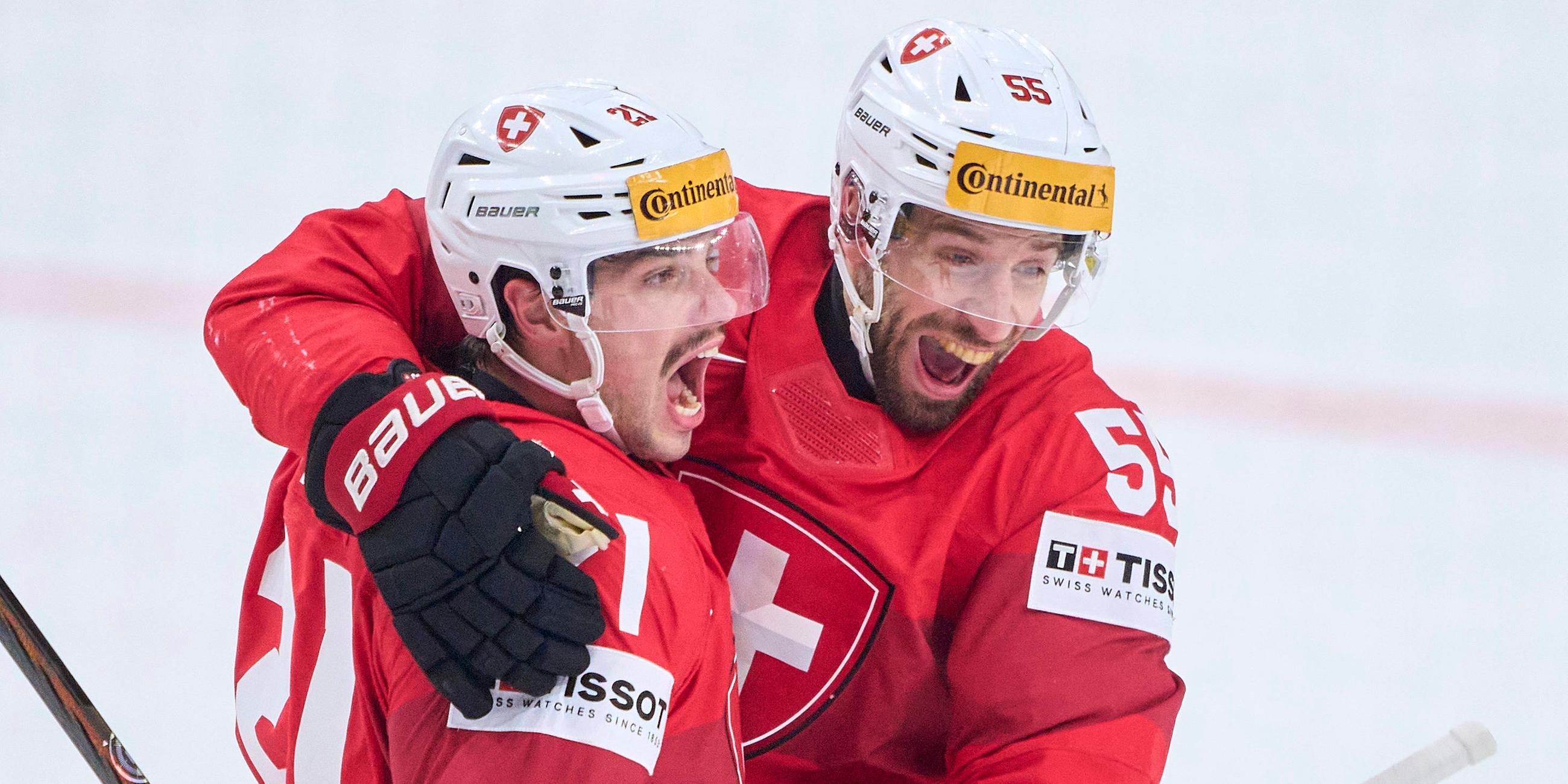 Schweiz' Kevin Fiala jubelt über seinen Treffer zum 0-1 gegen Kanada bei der Eishockey-WM am 25.05.2024.