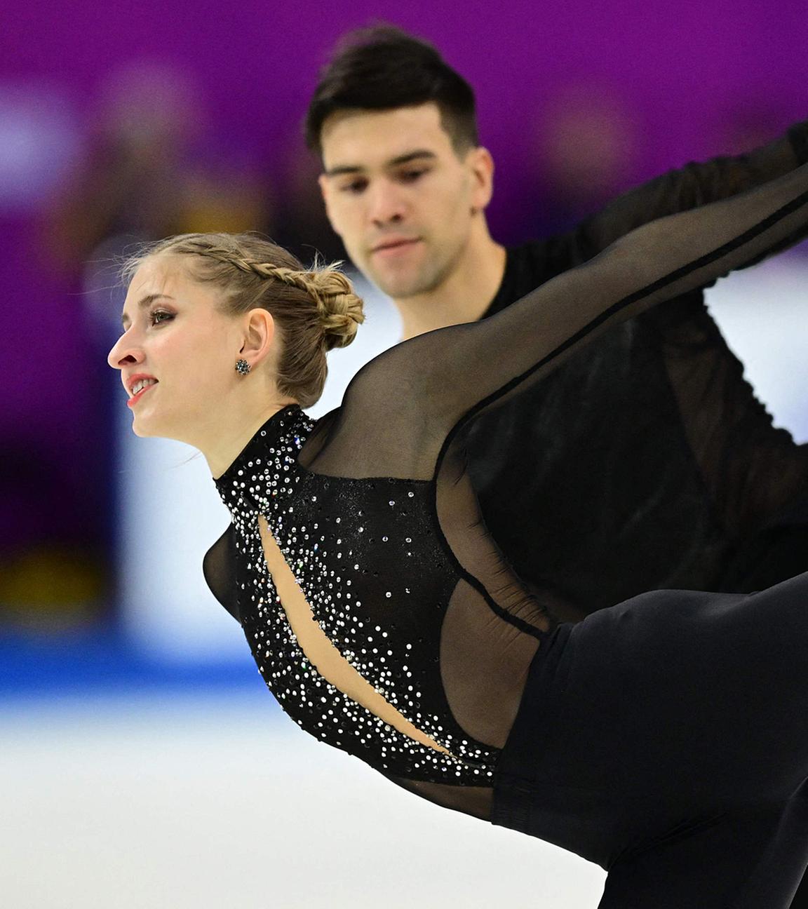 Minerva Fabienne Hase und Nikita Volodin in Aktion am 11.01.24.