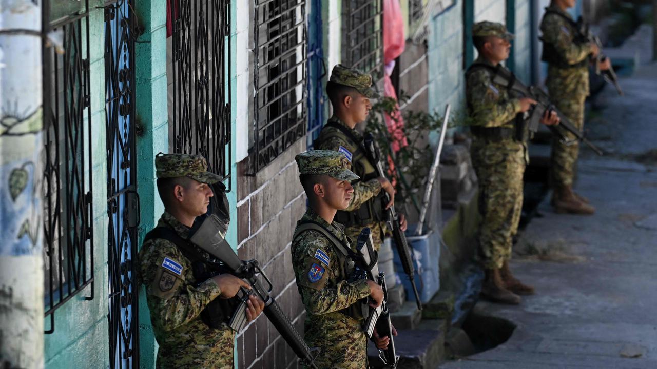 El Salvador Soldaten riegeln Stadtviertel ab ZDFheute