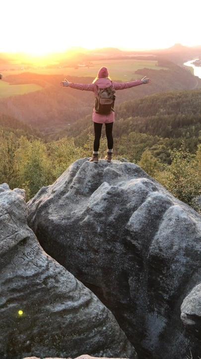 Jasmine Naudecker im Elbsandsteingebirge