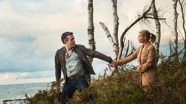 Jannis (Josef Heynert) und Ella (Annette Frier)