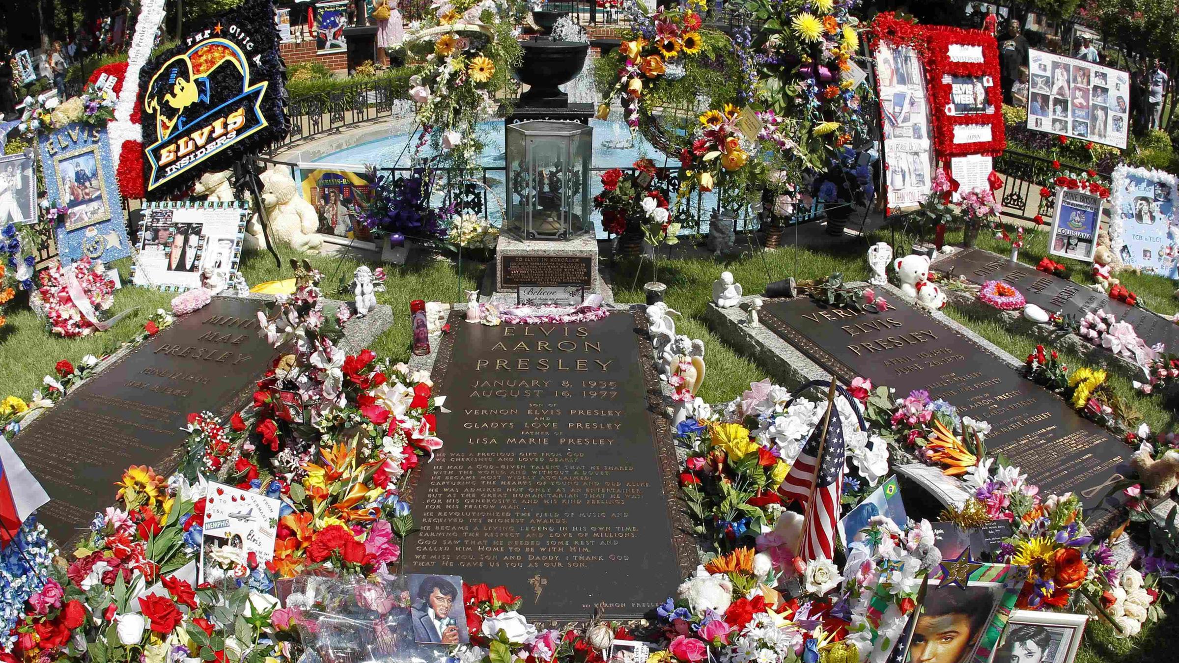 Bis heute gilt Elvis Presley als „King of Rock’n’Roll“ und tausende Fans besuchen jedes Jahr Graceland 