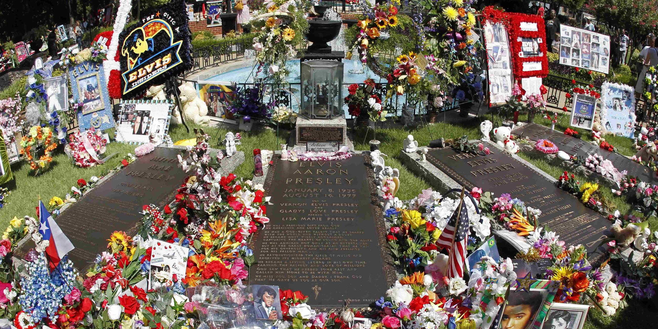 Bis heute gilt Elvis Presley als „King of Rock’n’Roll“ und tausende Fans besuchen jedes Jahr Graceland 