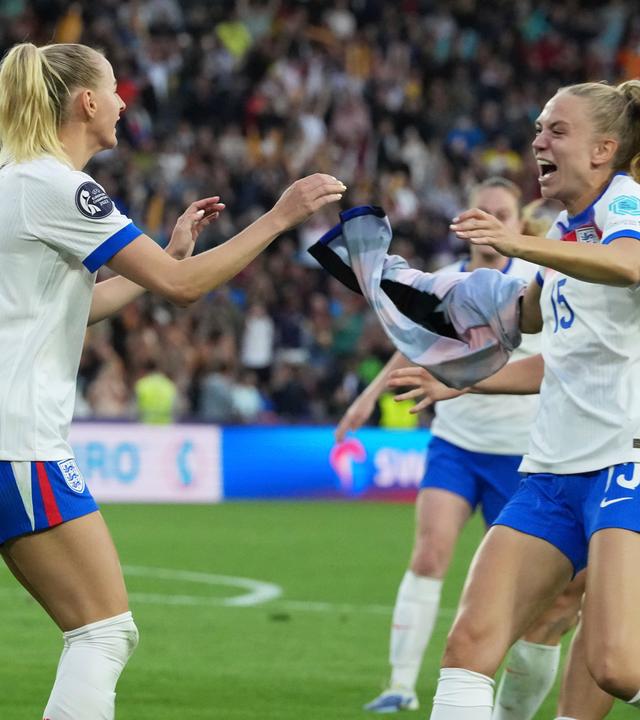 Jubel bei den Engländerinnen über den EM-Titel