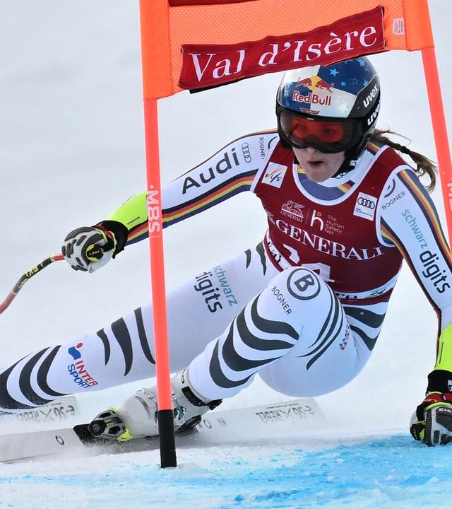Skirennläuferin Emma Aicher beim Super-G in Val d'Isere