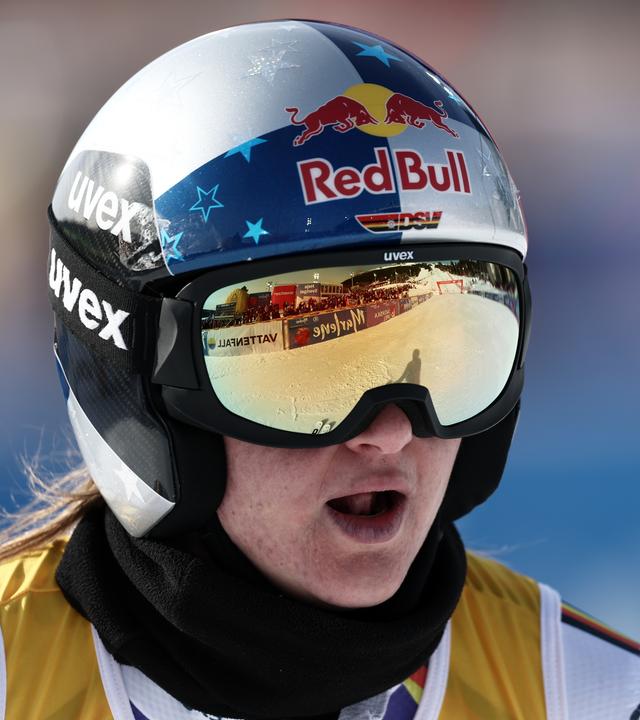 Deutschlands Emma Aicher nach ihrem ersten Lauf beim Riesenslalom von Hafjell im Zielbereich