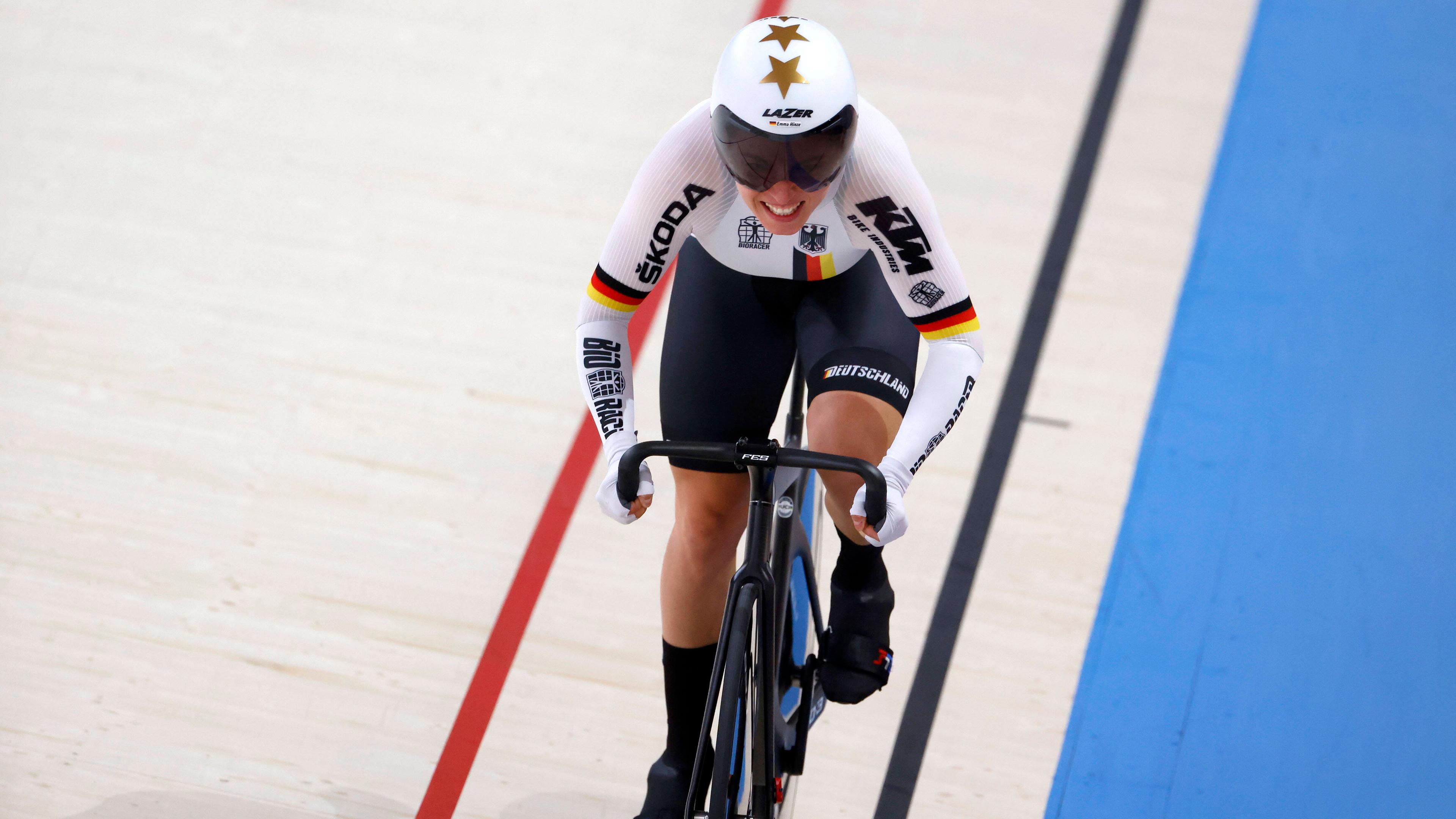 Emma Hinze jubelt nach dem Sieg des Team-Sprint der Damen im Bahnradsport der European Championships am 12.08.2022 in München