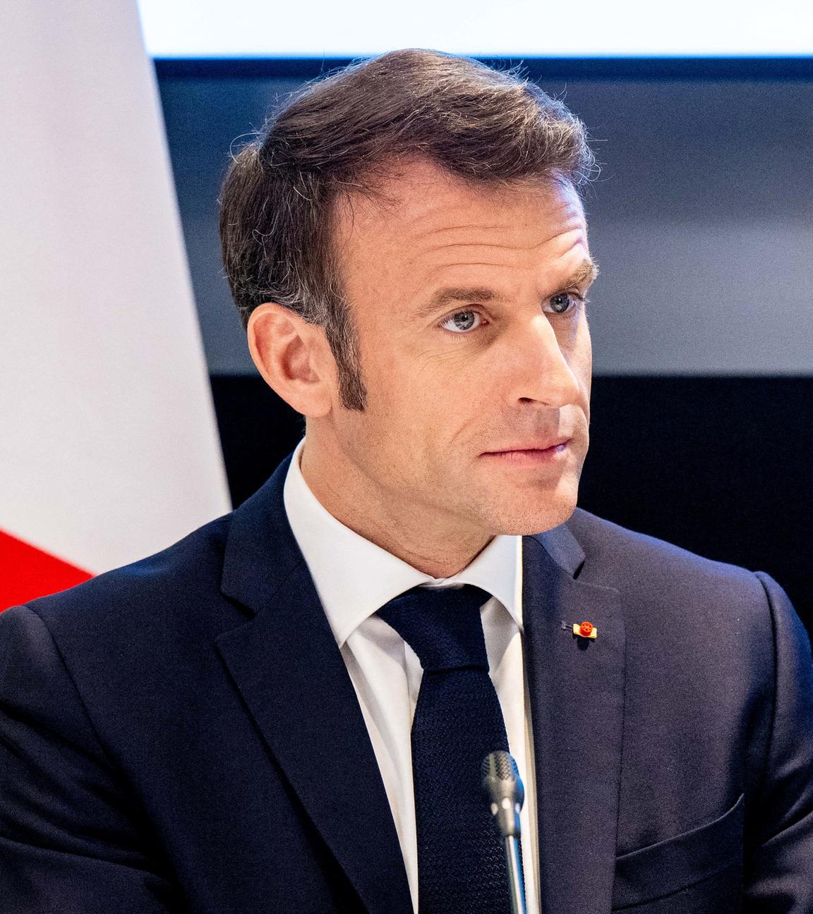 Frankreichs Präsident Emmanuel Macron, aufgenommen am 12.04.2023 in Amsterdam (Niederlande)
