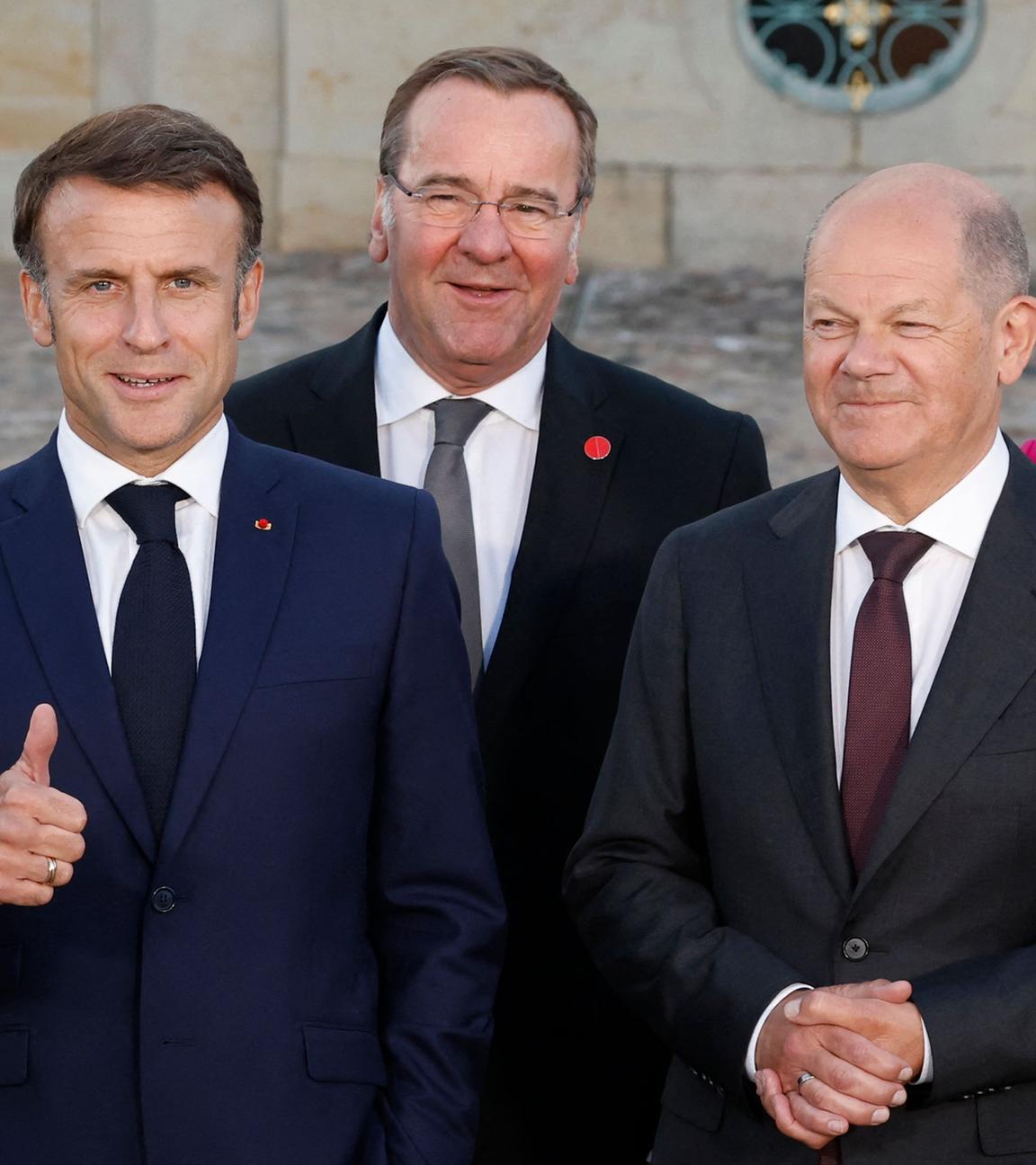 Frankreichs Präsident Emmanuel Macron und Bundeskanzler Olaf Scholz