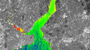 Satellitenbild vom Bosporus mit grüner und roter Färbung
