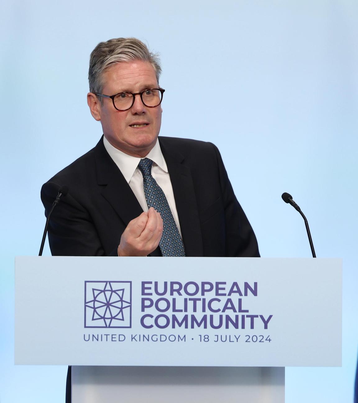 Der britische Premierminister Keir Starmer hält eine Rede.