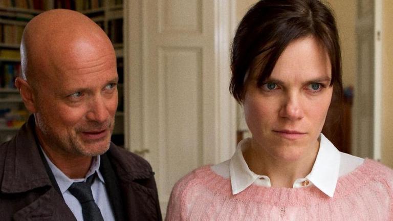 Diana Arens (Fritzi Haberland) lebt  in einer eigenen Welt. Auch Hauptkommissar Schumann (Christian Berkel) vermag die junge Frau kaum zu trauen.