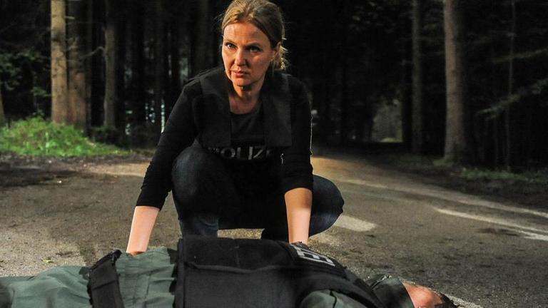 Vera Lanz (Katharina Böhm).