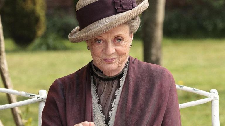 So sieht eine zufriedene alte Dame aus: Lady Violet (Maggie Smith) hat mit diplomatischem Geschick mal wieder erreicht, was sie wollte.