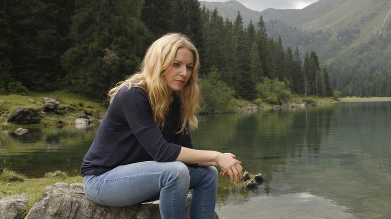 Hanna (Diana Staehly) überdenkt ihre Lage.