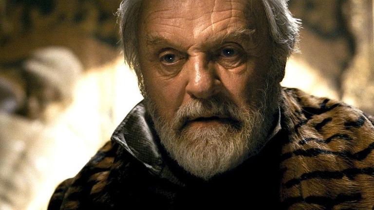 Sir John Talbot (Anthony Hopkins) hat selbst die zerfetzte Leiche seines vermissten Sohns Ben gefunden.