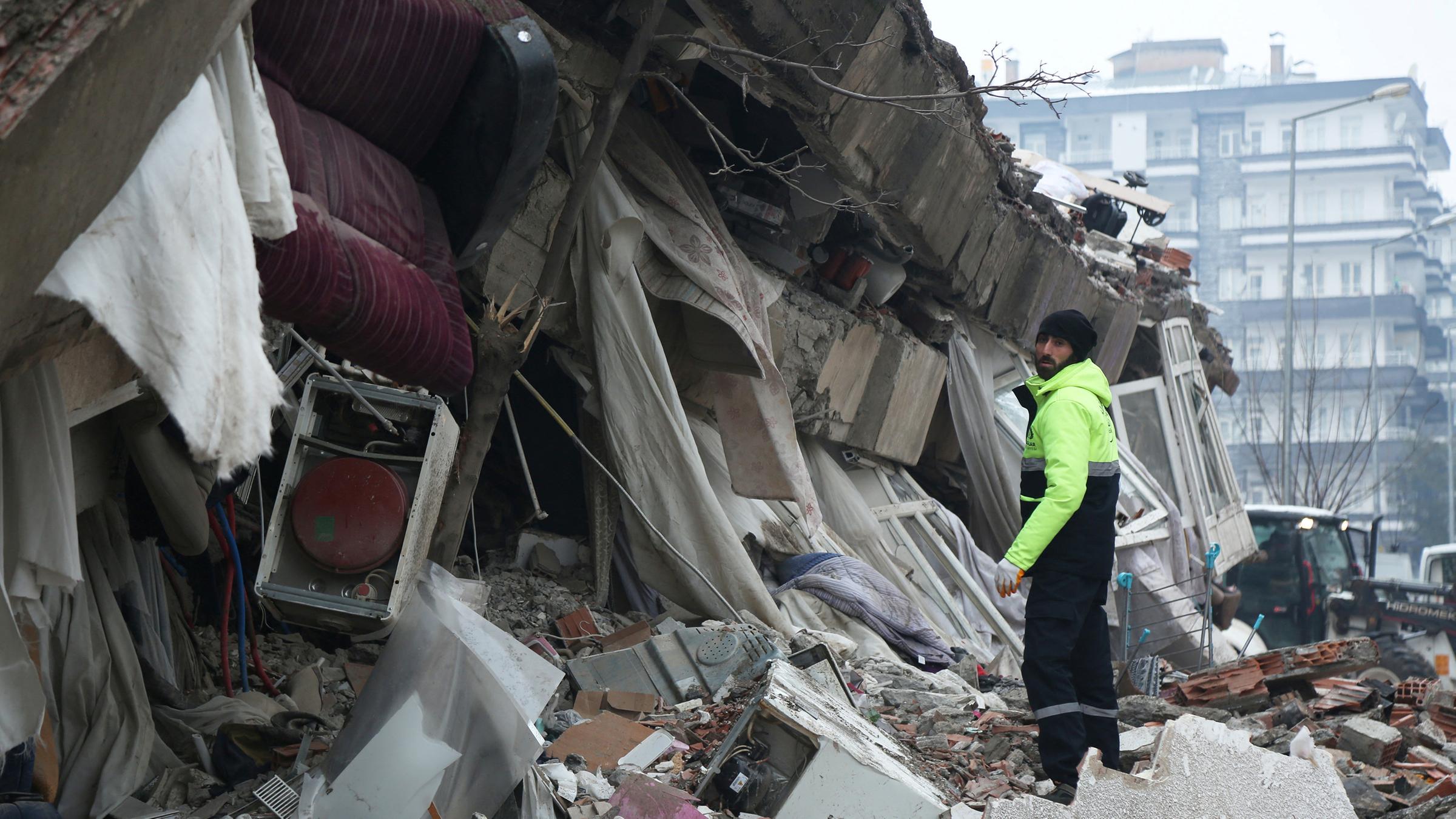 Землетрясение картинки. Землетрясение в измире 2020. Будут ли землетрясения в ближайшее время. Будут ли землетрясения в ближайшее время. Будут ли землетрясения в ближайшее время.