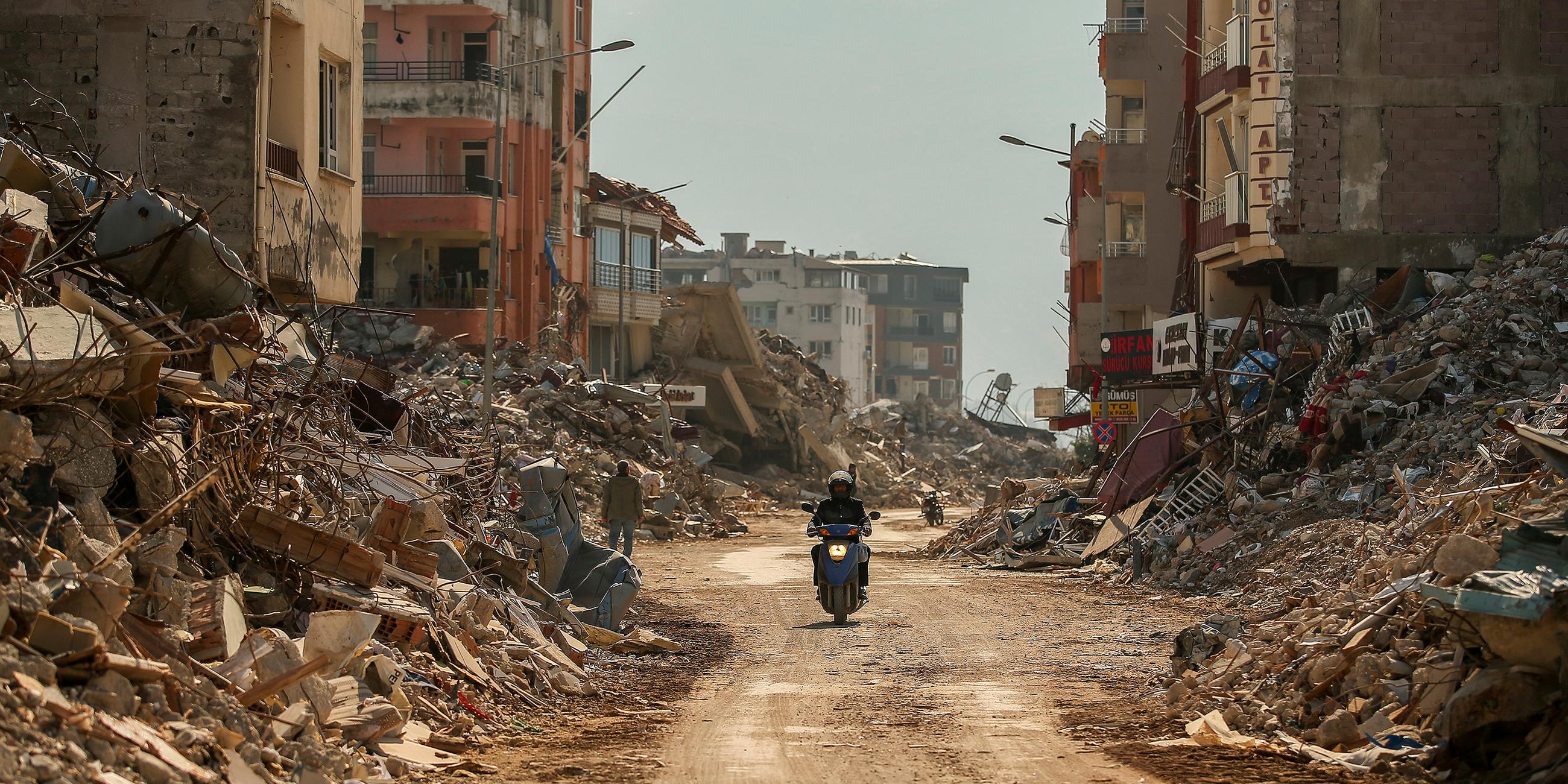 Zerstörung nach Erdbeben in Samandag, Türkei