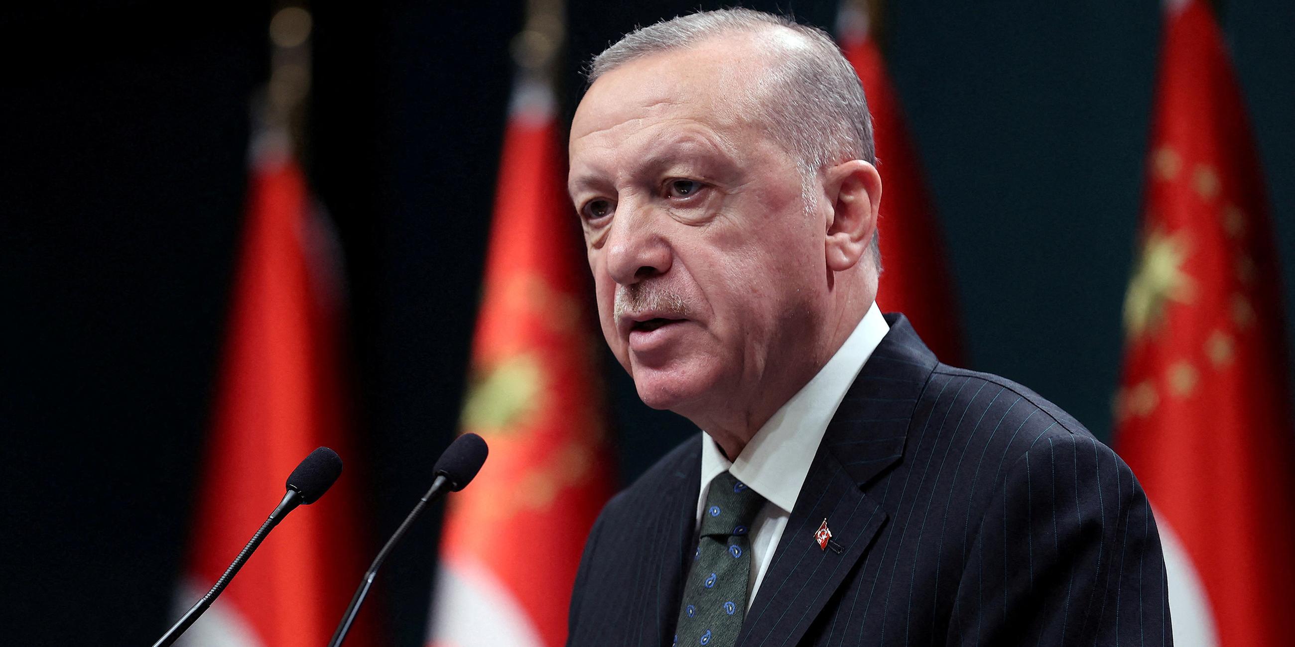 Archiv: Der türkische Präsident Tayyip Erdogan spricht am 20.12.2021 in Ankara