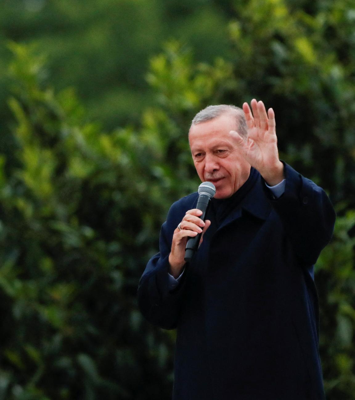 Präsident Tayyip Recep Erdogan spricht zu seinen Anhängern