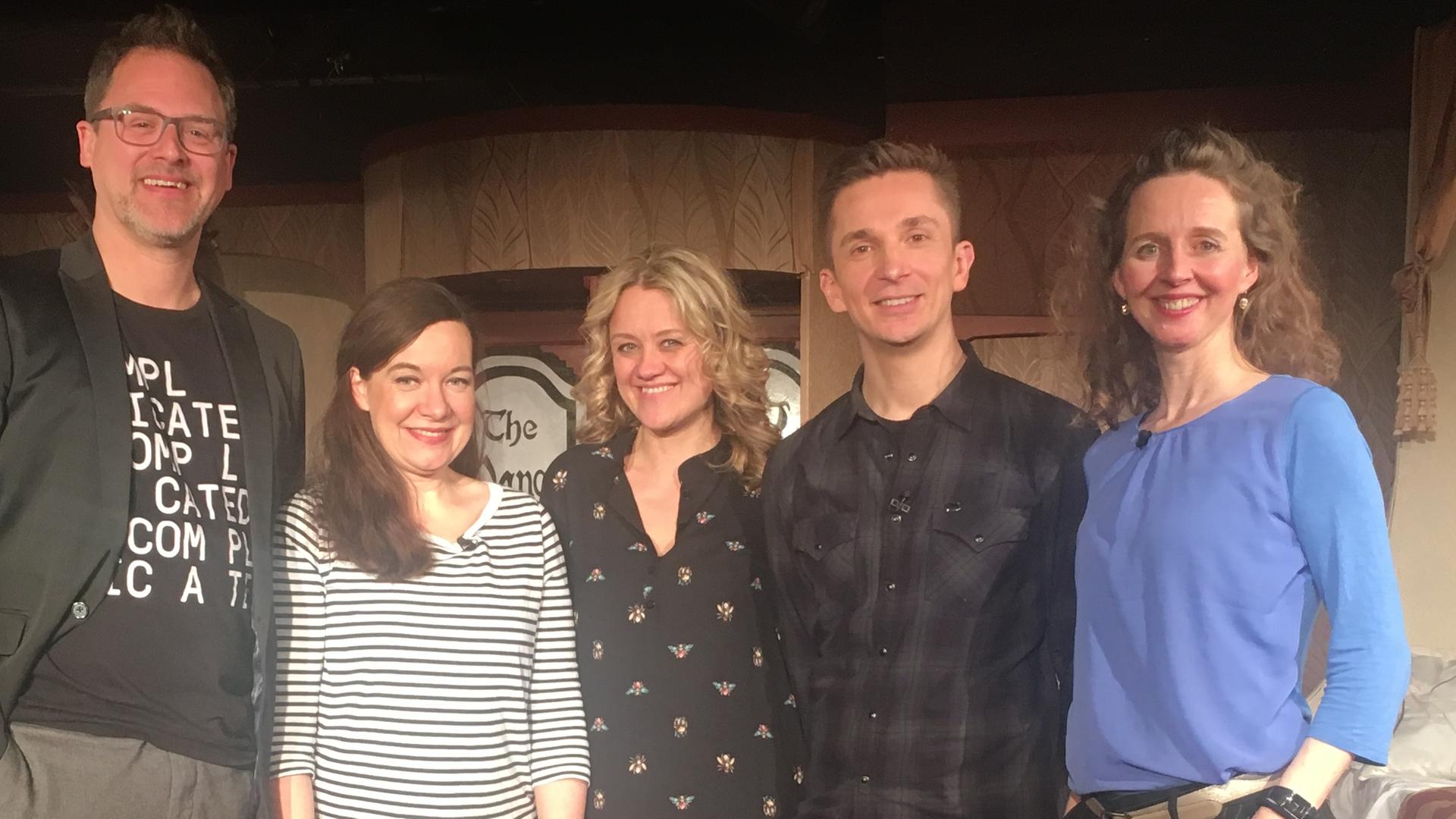 Eric mit Schauspielern des Improtheaters