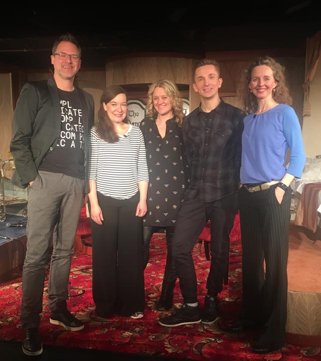 Eric mit Schauspielern des Improtheaters