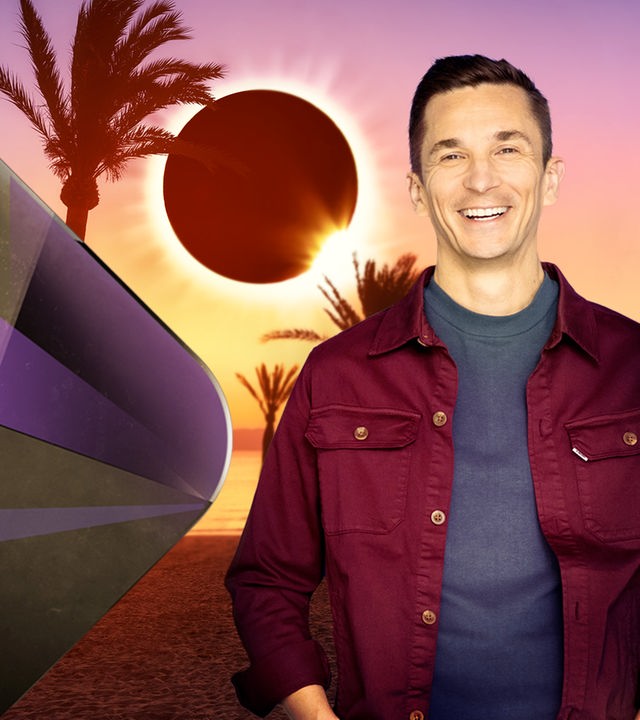 Eric Mayer am Palmenstrand vor totaler Sonnenfinsternis
