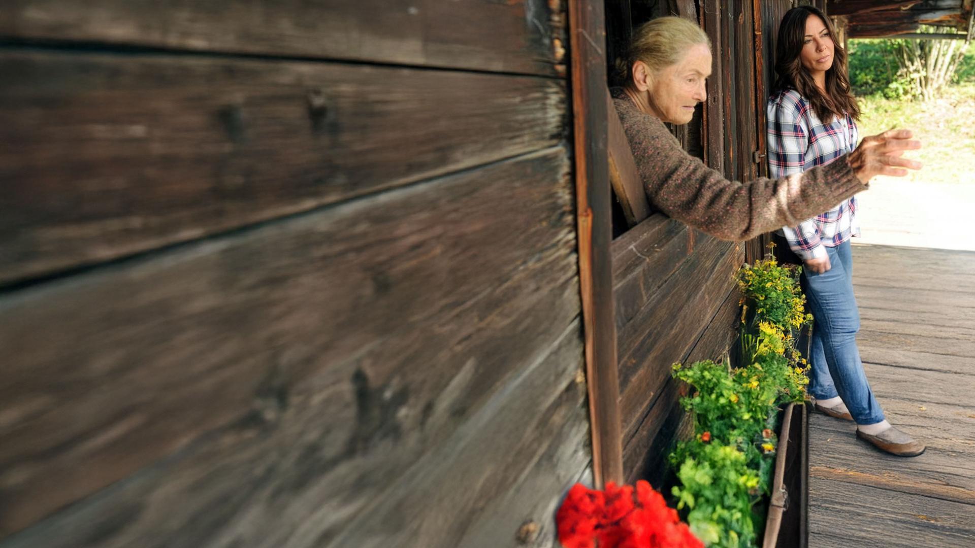 Erna Krawinkel (Erni Mangold, l.) und Katja Baumann (Simone Thomalla, r.)